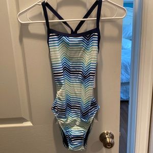 BRAND NEW ARENA ONE PIECE SUIT SIZE 28